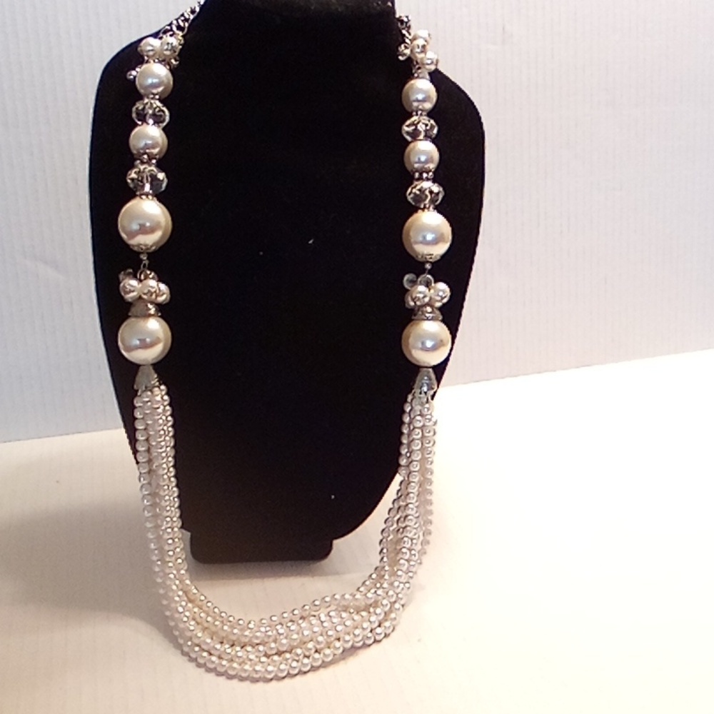 Elegant Pearl and Silver Necklace FANTASY - Picture 3 of 5